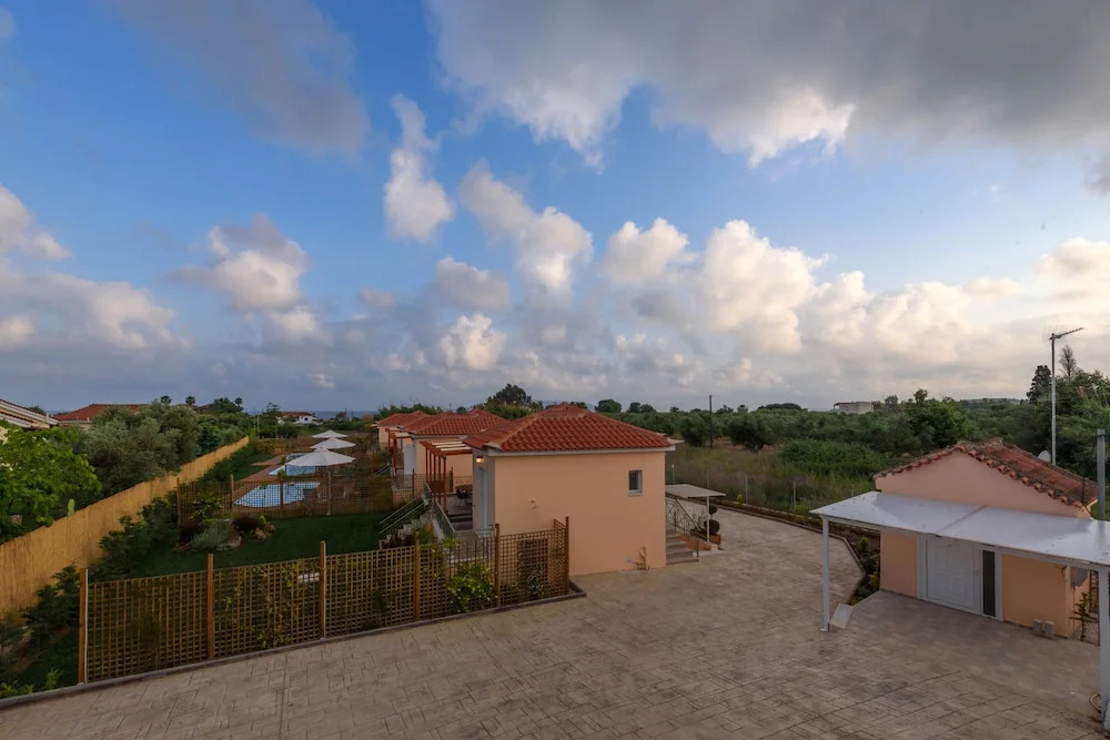 Dimitra Villa