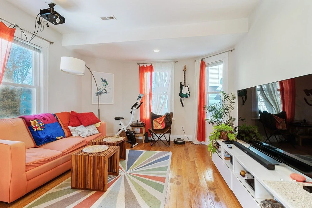 Beautiful, Modern 3br With A Home Office & Patio In Jp Close To Major Hospitals 2 Bedroom Condo by Redawning