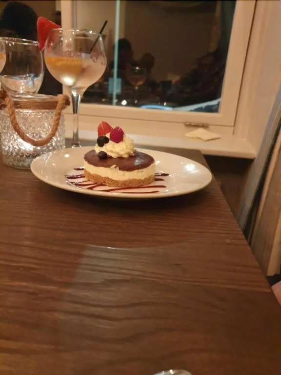 Delmont Hotel & View Restaurant
