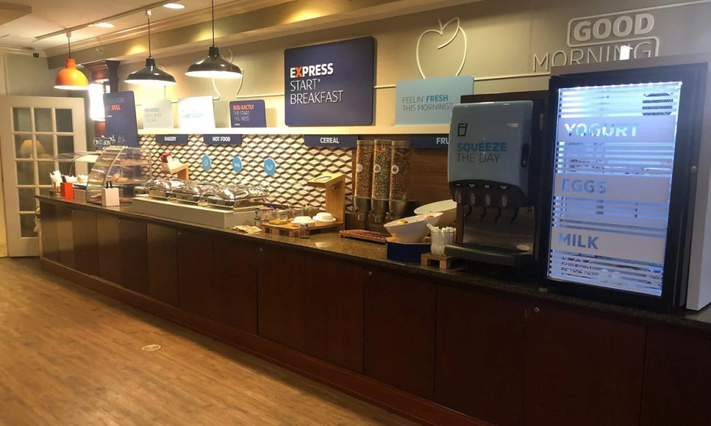Holiday Inn Express & Suites Buffalo Airport by IHG