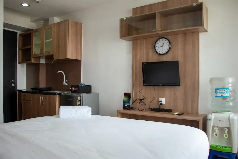 Nice And Comfort Studio Apartment At Belmont Residence Puri