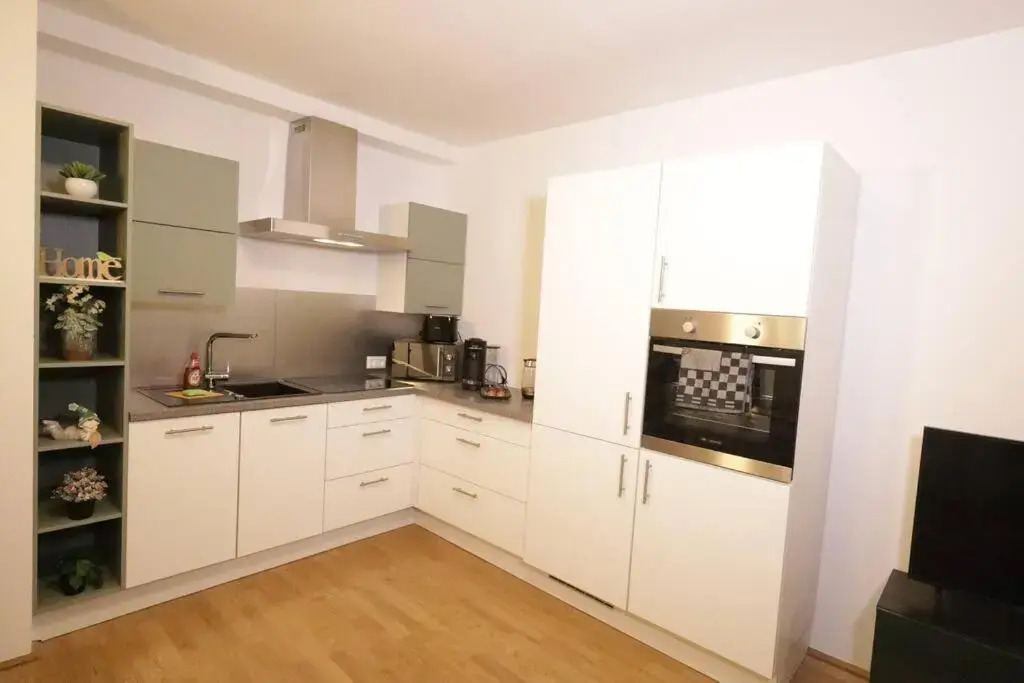 Charming Flat & Balcony near CentralStation Apt15