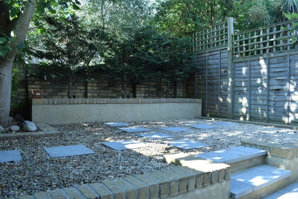 Spacious 2 Bedroom Apartment in South London