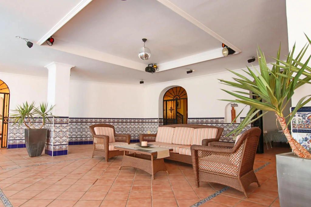 TESS Villa El Oasis
