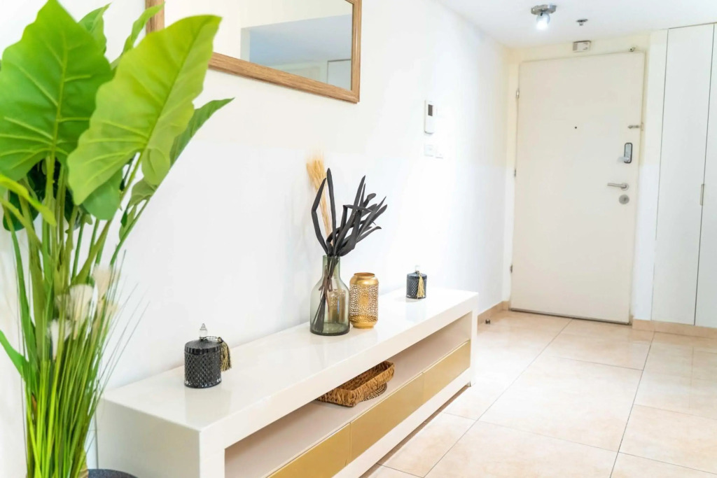 Art Apartment In Mamila - King David Residence
