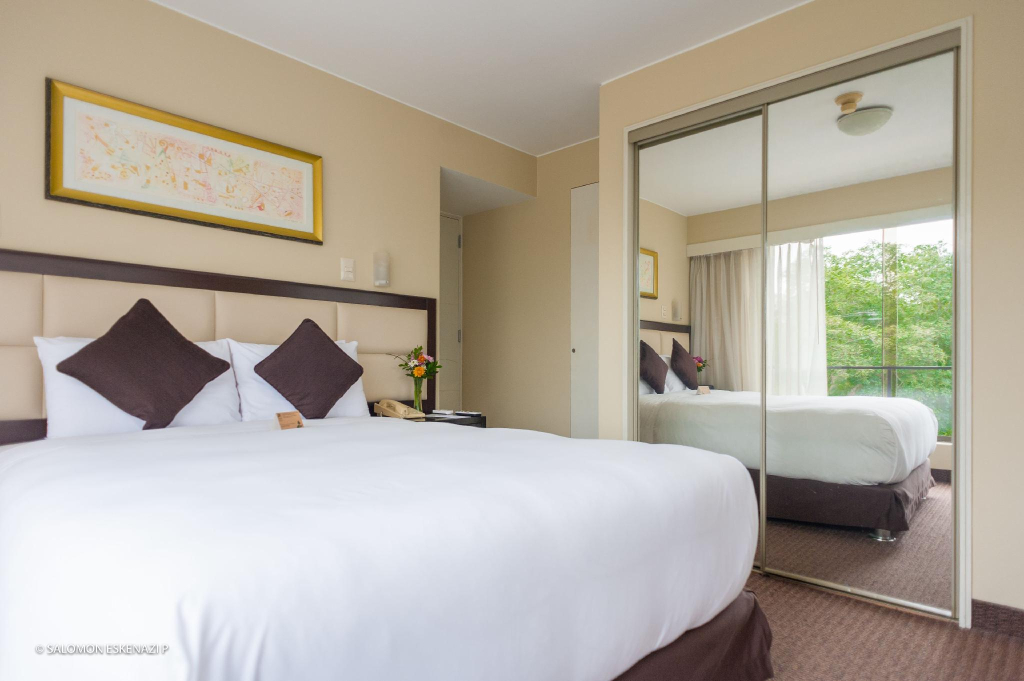 Roosevelt Hotel & Suites