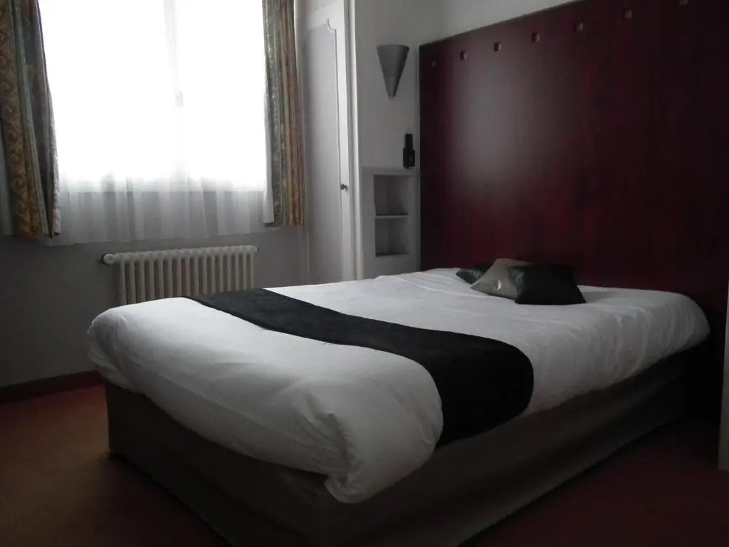 Contact Hotel Le Moulin Neuf Chantonnay