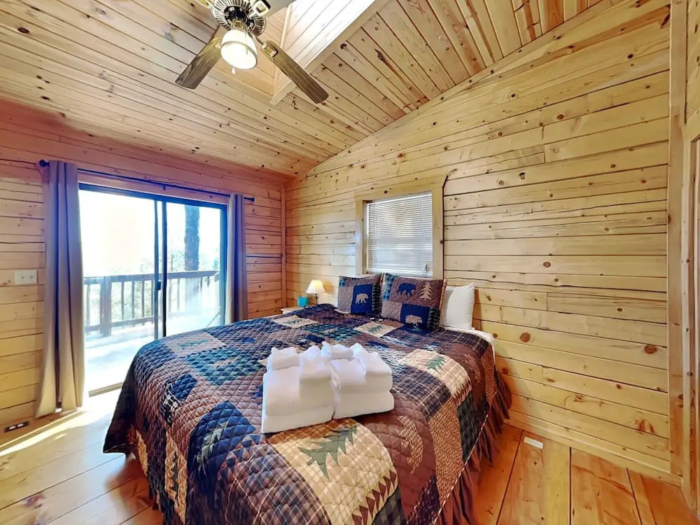 Peek-a-Boo Cabin by Ruidoso Vacation Rentals