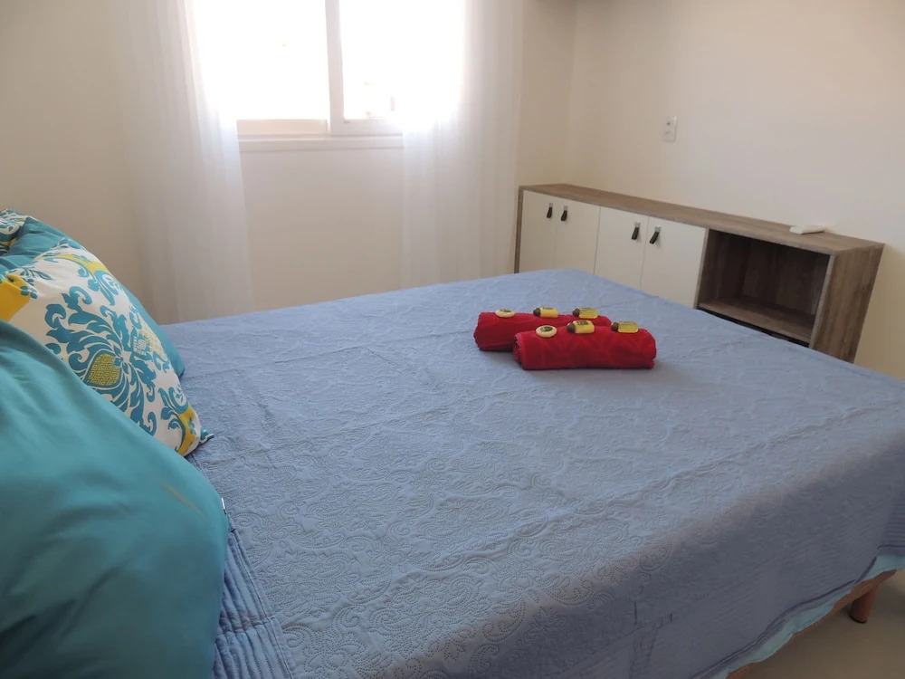 Casa com 3 Quartos em Condomínio Geriba