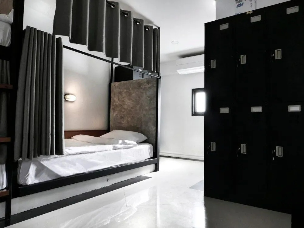 Hive Hostel - Adults Only
