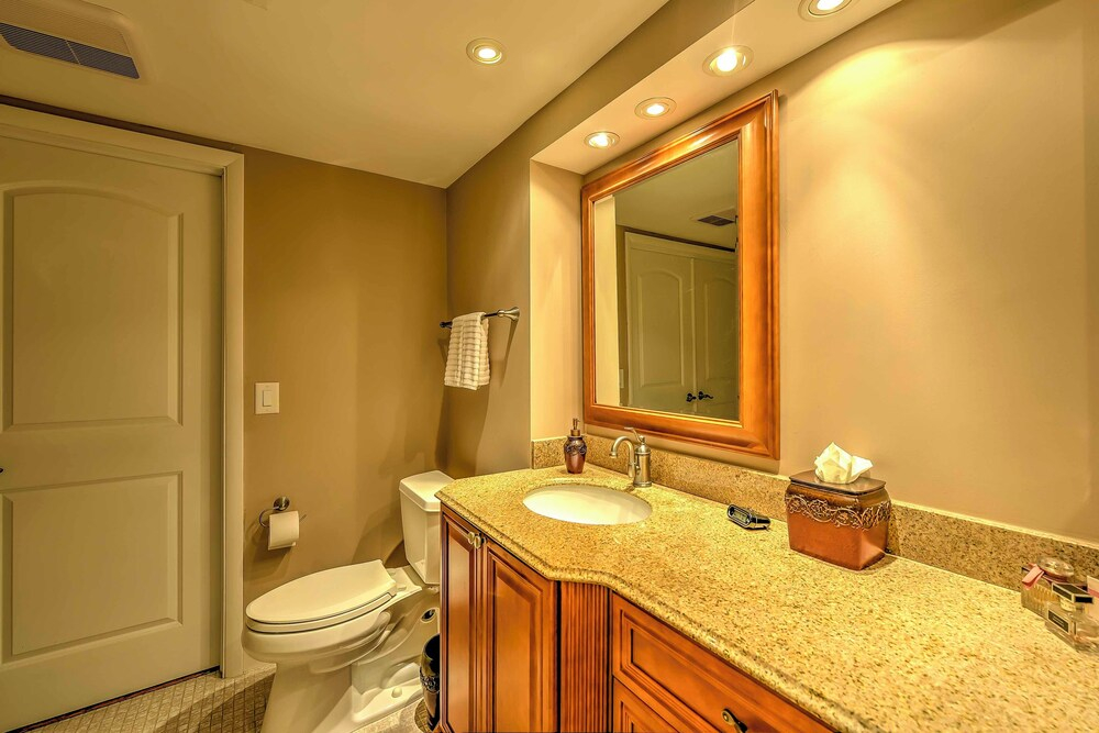 Marco Island Condo w/ Patio: Steps to Beach Access