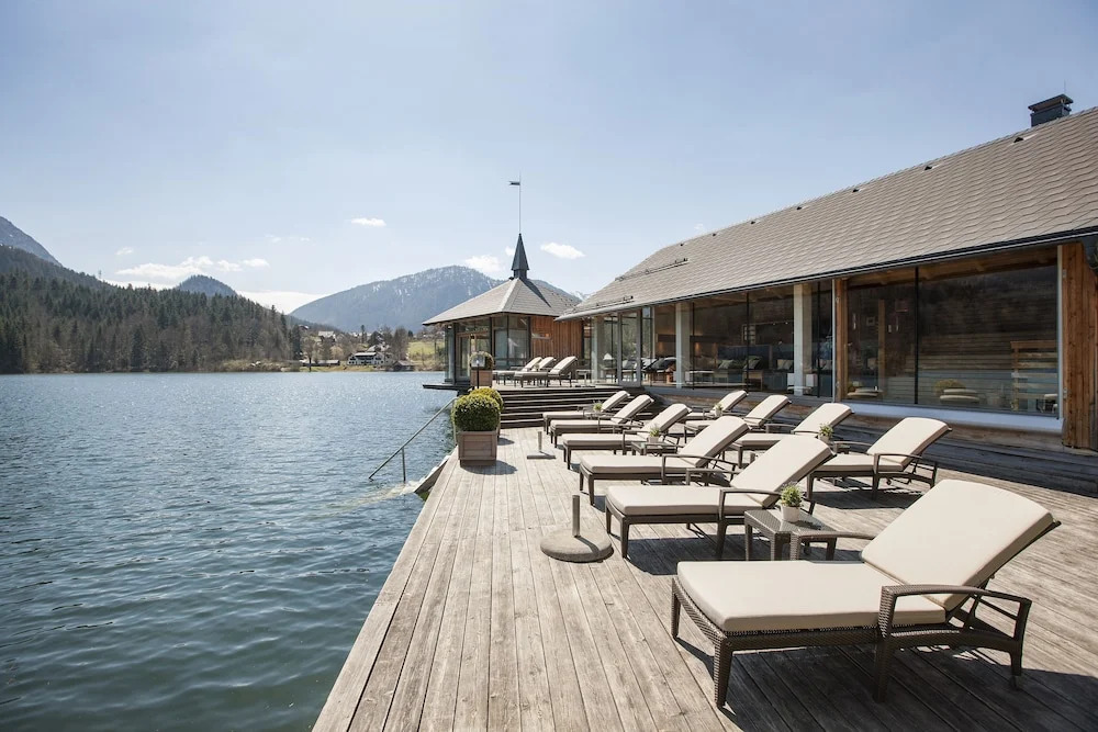 TAUROA Seehotel Grundlsee