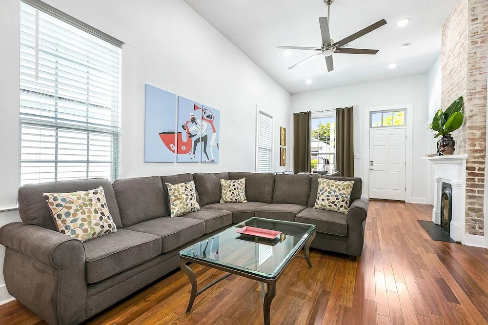 Spacious 5 Bedroom Near Magazine St & Uptown