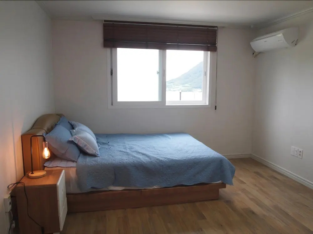Geojedo Sorangbombang Pension