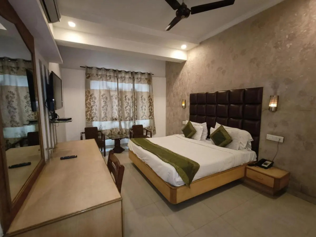 Capital O 9415 Hotel Ricky International
