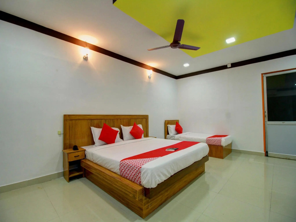 OYO 15257 Ananda Inn