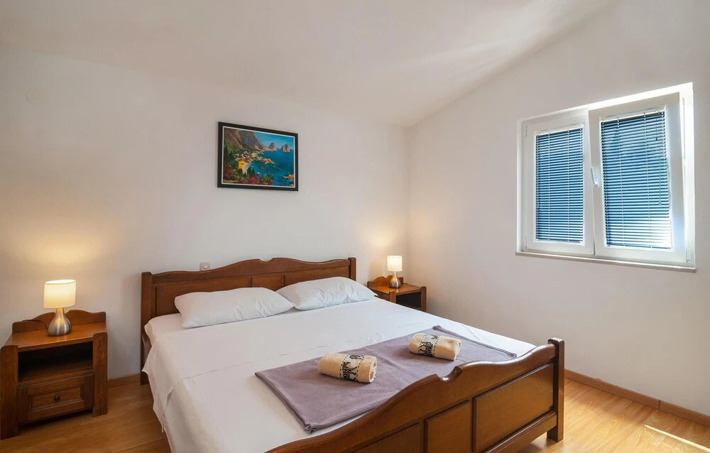 Awesome Apartment in Supetar-splitska With 1 Bedrooms and Wifi