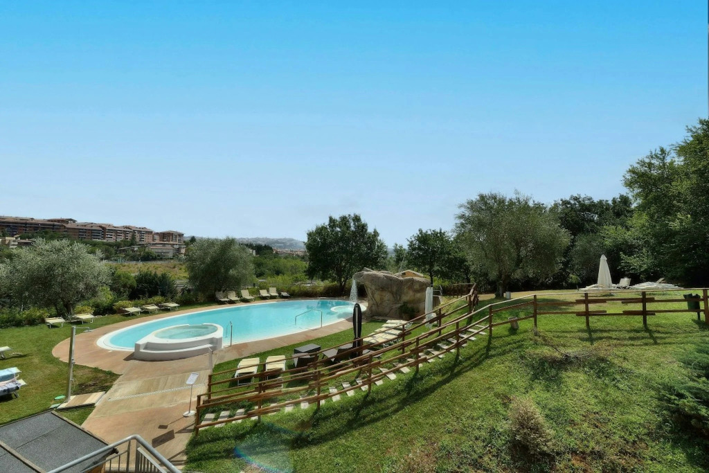 La Meridiana Bleisure Hotel