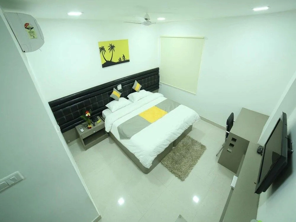 Room-economy Ac Room Near Inorbit Mall M