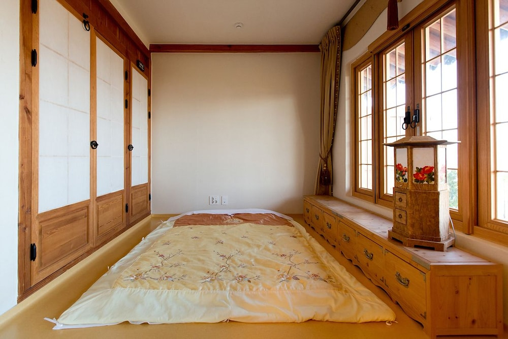Hanok Hotel Odongjae