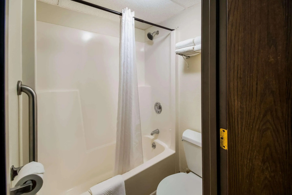 Econo Lodge Duluth near Miller Hill Mall