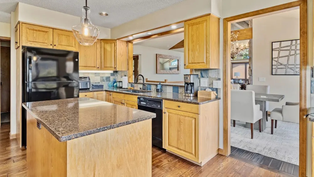 Alpenglow Vacation Home At Windcliff 4 Bedroom Home by RedAwning