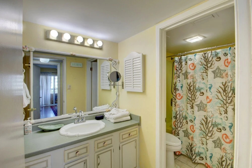 145 El Matador 1 Bedroom Condo by RedAwning