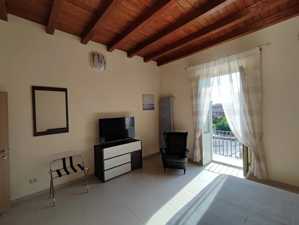 IN CENTRO Rooms and Apartments