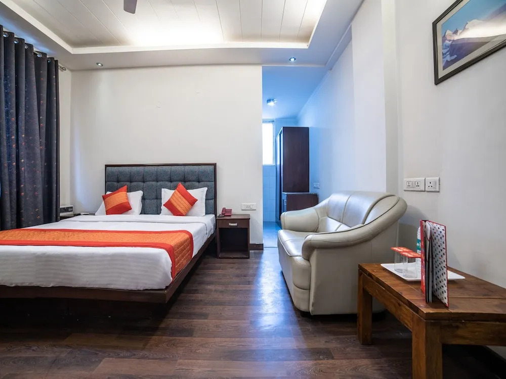 OYO 14545 Hotel Blueleaf