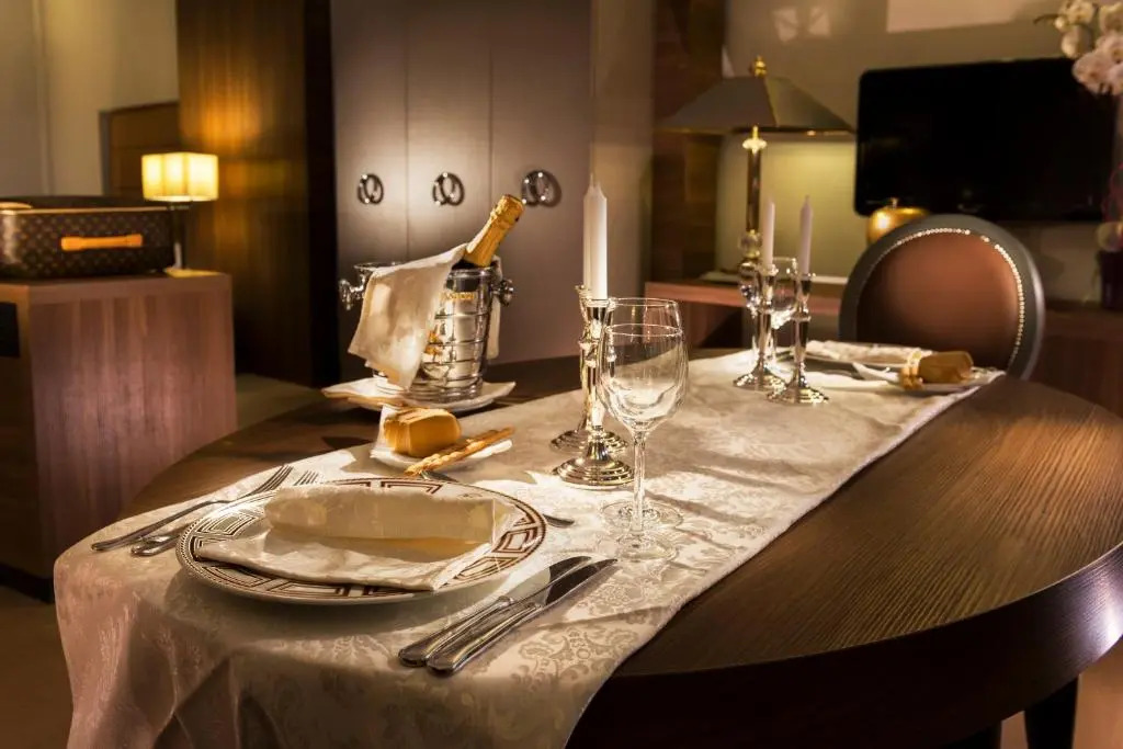 Waldorf Suite Hotel