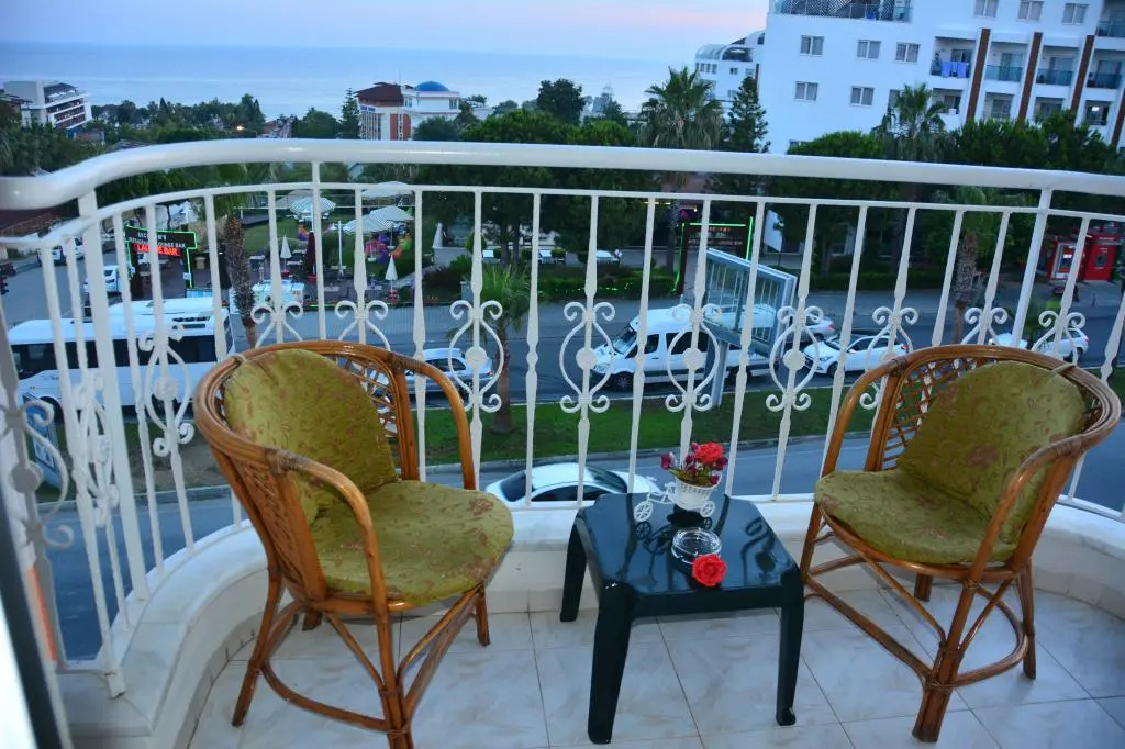 Side Center Hotel