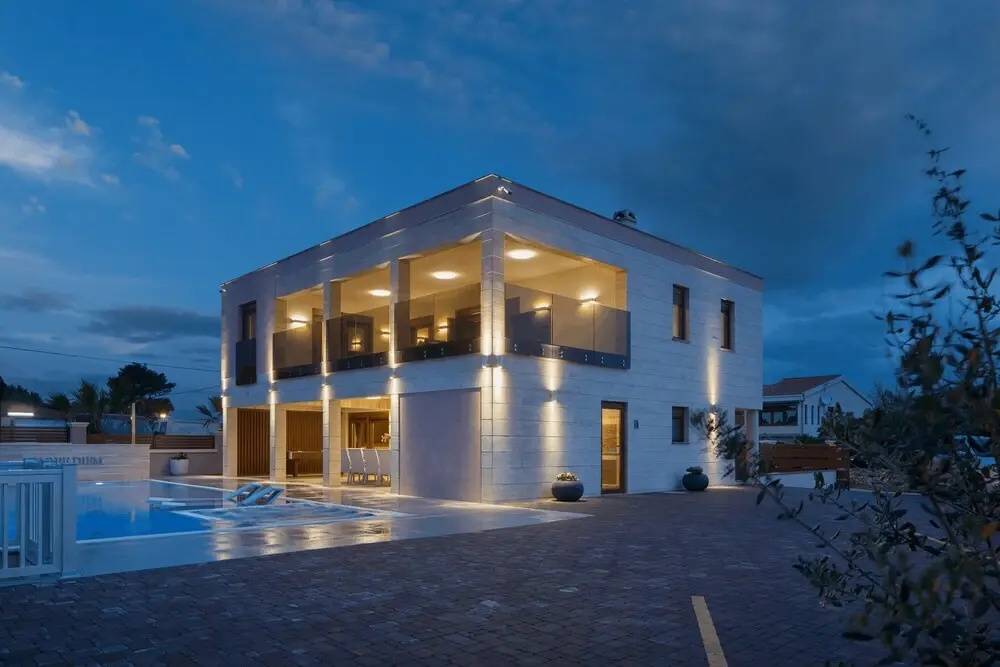 Malibu Eclipse - Luxury villa with pool & spa