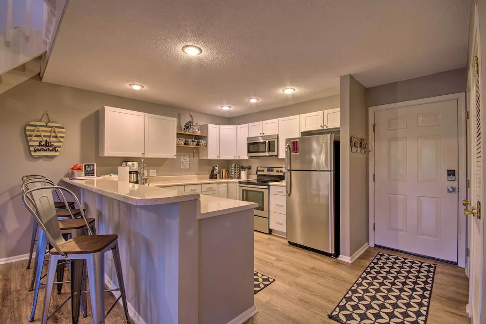 2 Mi to Margaritaville! Lake-view Retreat w/ Pool