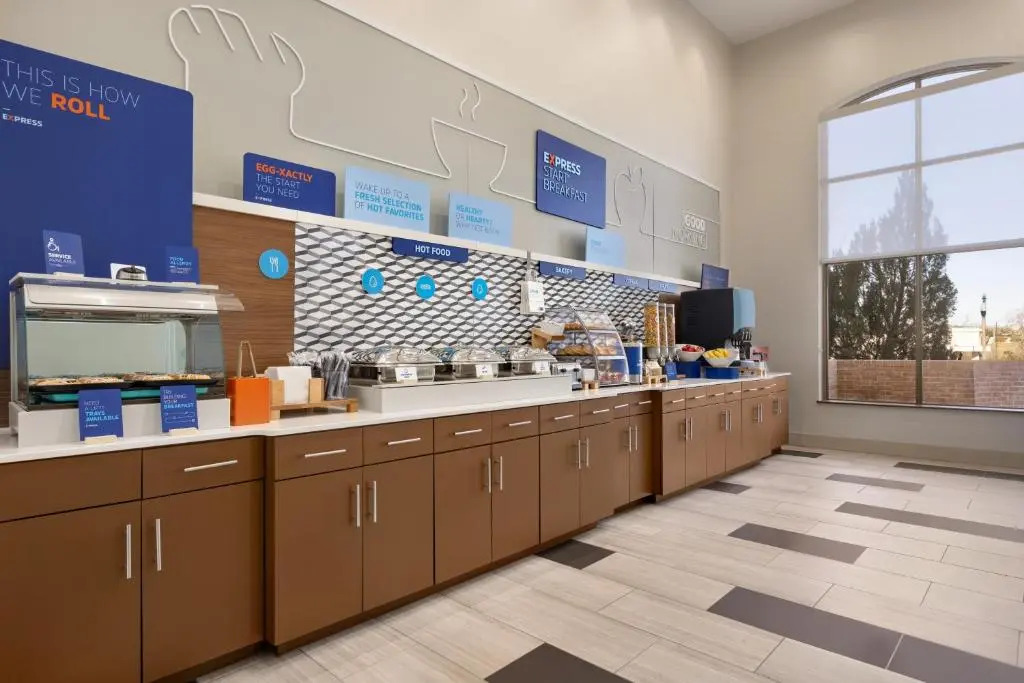 Holiday Inn Express Hotel & Suites Opelika Auburn by IHG