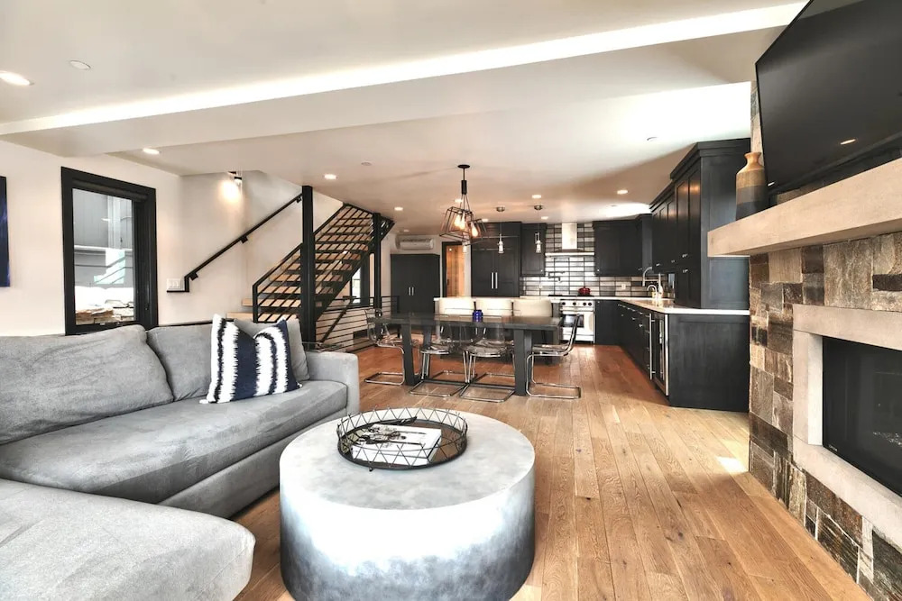 Pinetree by Avantstay Modern Park City Getaway w/ Patio & Balcony