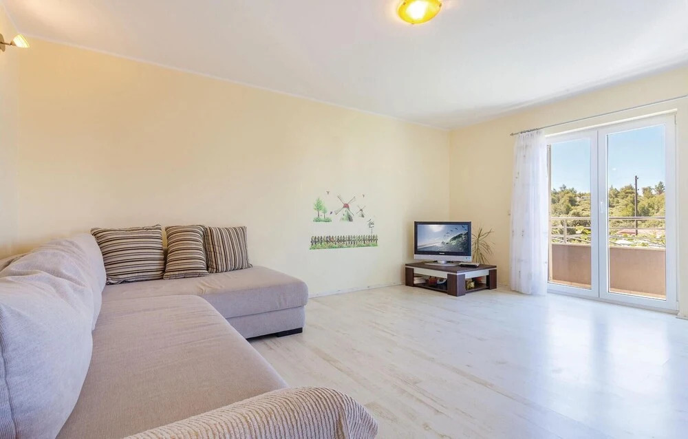 Beautiful Home in Seget Vranjica With Wifi and 2 Bedrooms