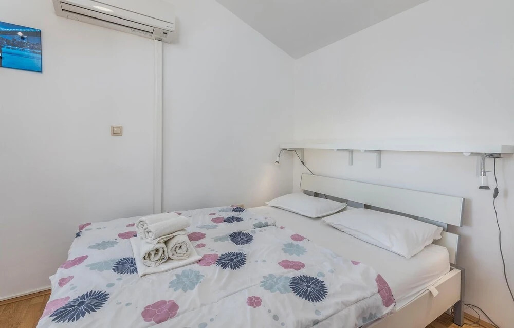 Amazing Home in Kornic With Outdoor Swimming Pool, Wifi and 6 Bedrooms
