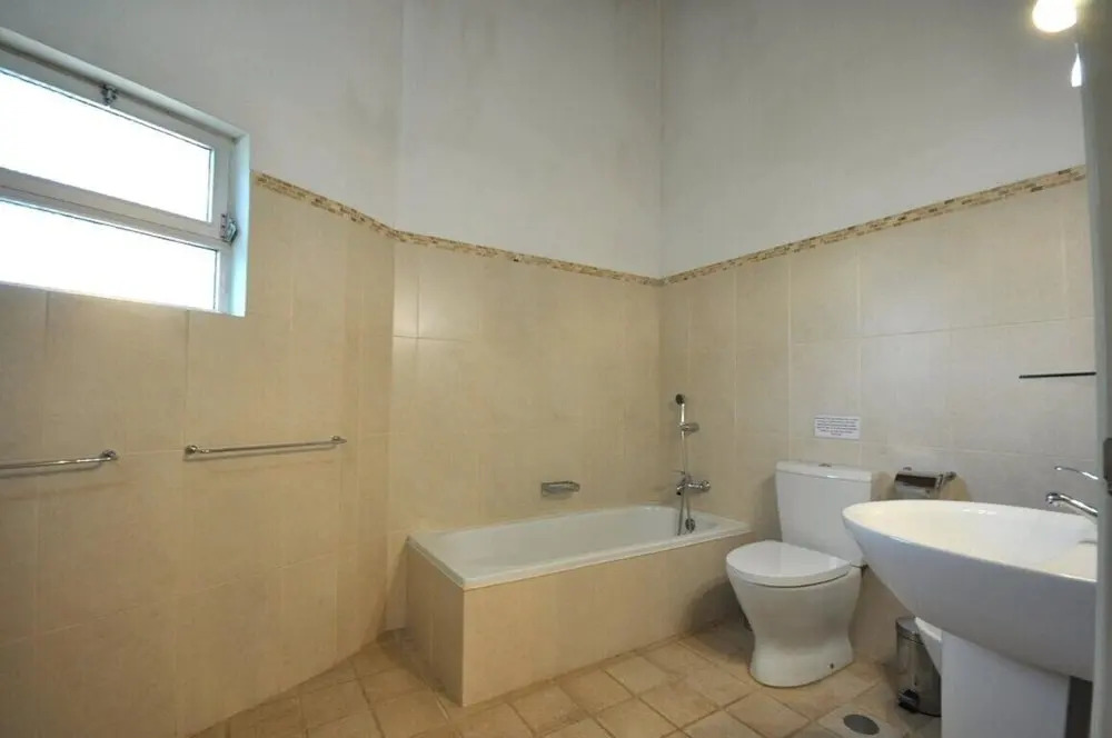 Fantastic outdoor area, private pool, Tennis Court Golf Practice Facility