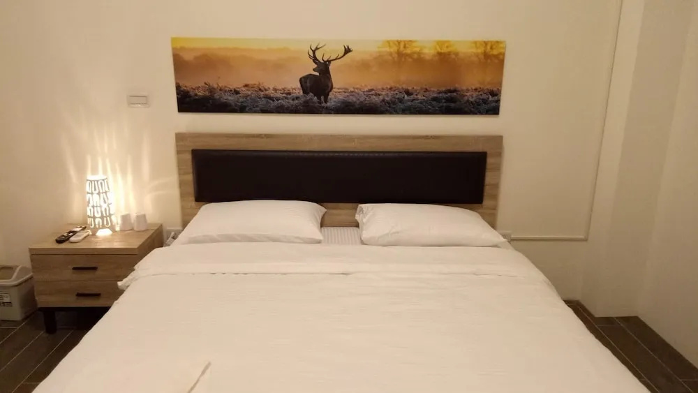 Yuanshan Dahu Homestay