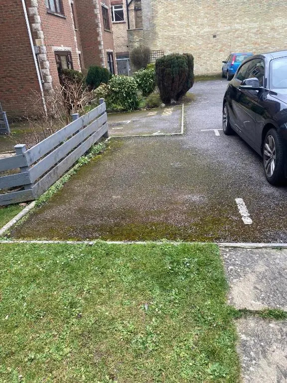 Lovely 3 bed ground floor flat with free parking
