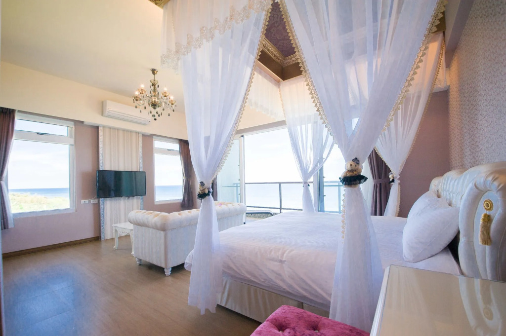 White Spray B&B