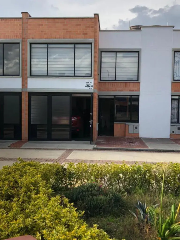 SU CASA PARA DESCANSO EN FAMILIA Y/O TRABAJO