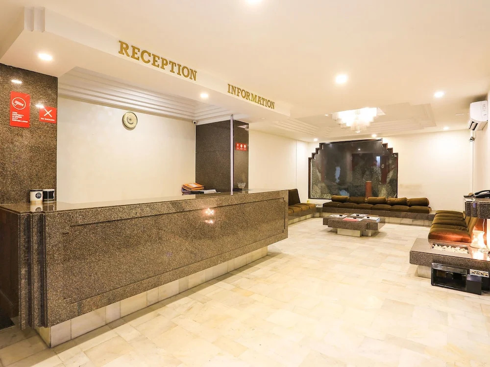 OYO Flagship 047 Railway Station Surat