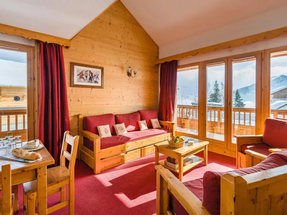 Spacious Apartment 500 m. From the Slopes of Les Sybelles