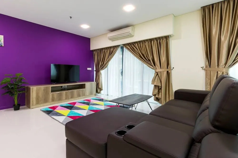 Bright 2BR Condo for 5 W/kl City View