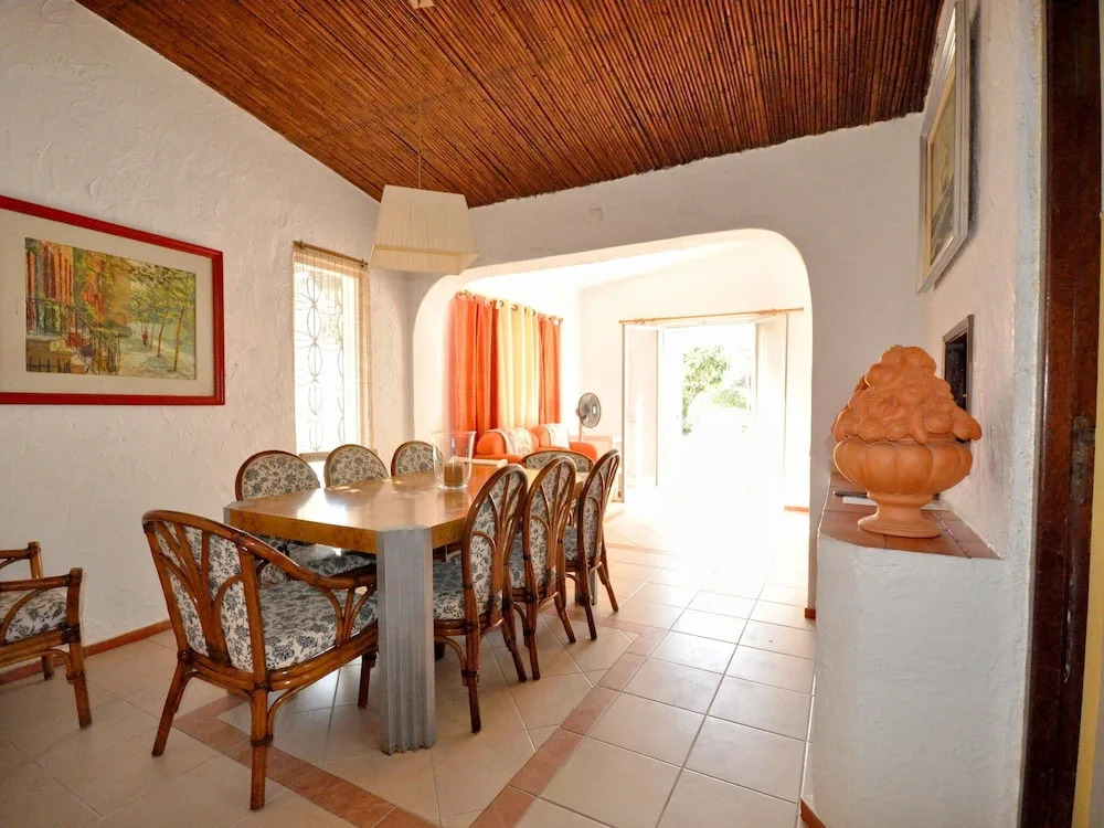 Beautiful Villa With Private Swimming Pool Near the Center of Vilamoura