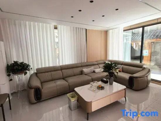 Yuling Yungang Hotel (Kangding Love Song Square)