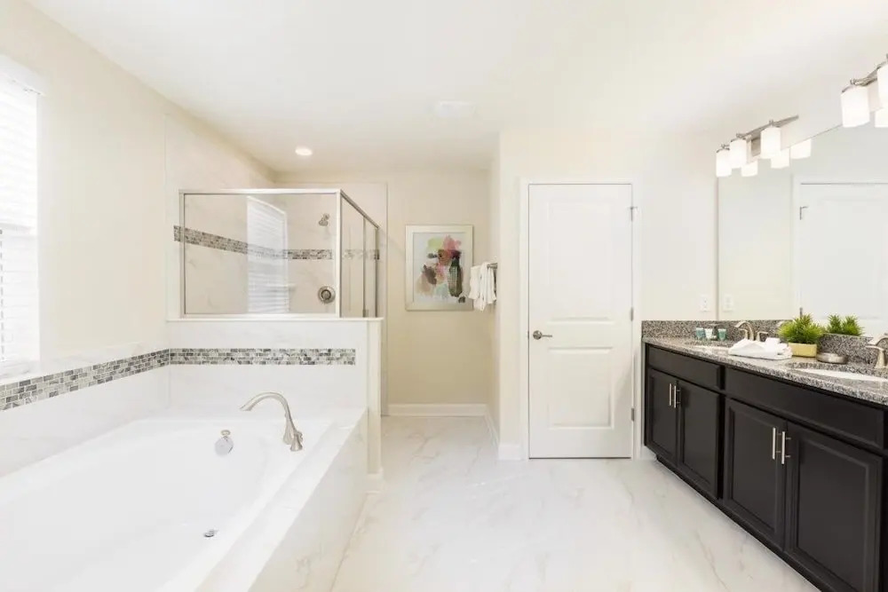 Refreshing 6 Bed Pool Home With Game Room Pool/spa 6 Bedroom Condo by RedAwning