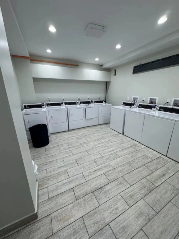 610 Large Studio Downtown With Pool Table