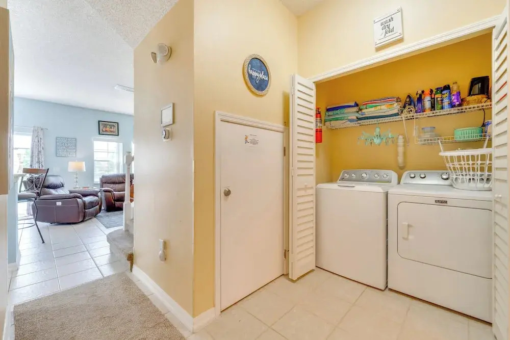 10 Mi to Disney Parks: Resort Retreat w/ Patio